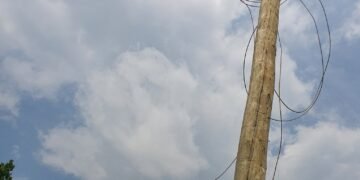Ekibululu ky’amasanyalaze ekiri mu Uganda minister Nankabirwa agamba kivudde ku babbi ba waya – ayagala UMEME egende ng’ezzizaawo ebyabbiddwa