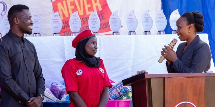 Abakyala baweereddwa amagezi okwesimbawo ku buli kifo kya bukulembeze