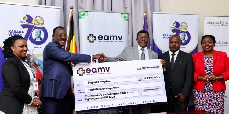 Katikkiro Mayiga awadde amagezi abasiga ensimbi bongere amaanyi mu by’obulamu n’obulimi