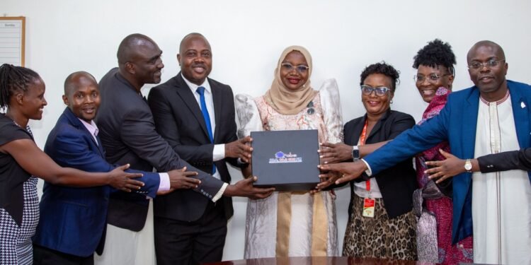 Ssenkulu wa KCCA omuggya Hajjati Buzeki akyaddeko mu CBS