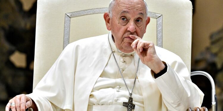 Obumu ku bubaka bw’abakulembeze obukungubagira Paapa Francis