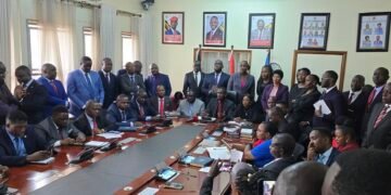 Ababaka b’oludda oluvuganya government baddukidde mu kooti – bawakanya etteeka ly’amagye eryanjuddwa mu parliament