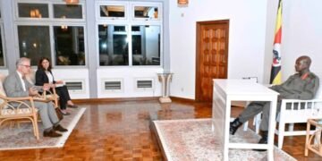 President Museveni asisinkanyemu omubaka wa German mu Uganda Matthias Schauer – baliko ensonga zebakkaanyizaako