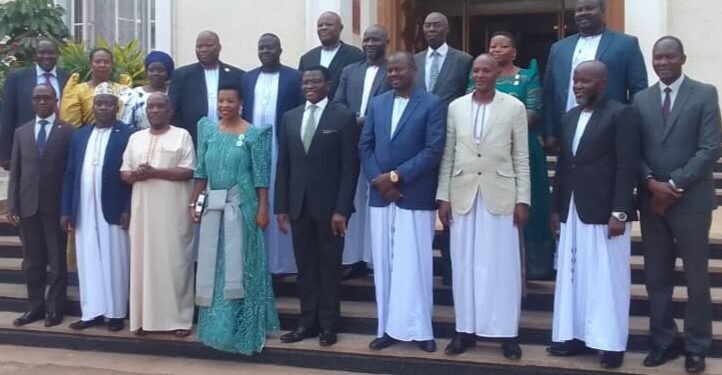 Katikkiro Mayiga alambise abakulembeze mu Buganda okulwanirira Obwakabaka mu Uganda