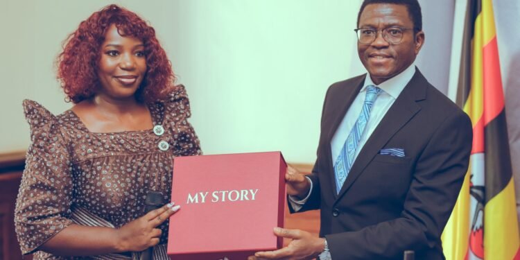 Katikkiro Mayiga ajjukiza abayimbi ne bannakatemba okwetegekera ekiseera eky’okuwummula – abadde akyaziizza Omuyimbi Maureen Nantume