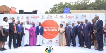 Ssaabasajja Kabaka atongozza enkola ya yinsuwa eya Tubeere Balamu – n’okujjanjaba abantu be mu lusiisira lw’ebyobulamu olukubiddwa mu ssaza Kyaggwe