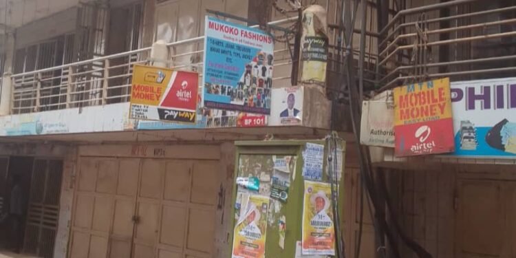 Amaduuka agawerako gaggaddwa mu Kampala – waliwo abasuubuzi ababadde bakunga abalala okwekalakaasa bakwatiddwa