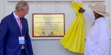 President Museveni alabudde Abachina abalimira omuceere mu ntobazi za Uganda okuguvaako batandike okulima ogwoku lukalu – abadde aggulawo ekkolero ly’emmere y’ebyennyanja e Buikwe