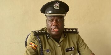 Police ekutte abadde yeyita amannya gaba ssenkulu b’ebitongole nabba ku bantu ensimbi – webamukwatidde abadde yeyita muduumizi wa Police ya Jinja road