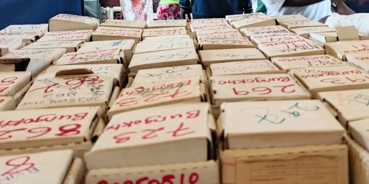 Endagamuntu ezisoba mu bukadde 5 zimaze okutuusibwa ku bitebe bya NIRA ebyenjawulo – NIRA egamba nti abanonayo ezaabwe bakyali batono