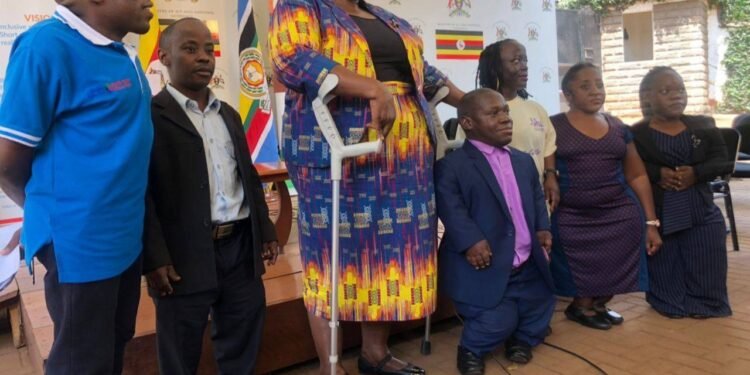 Abambuti mu Uganda battottodde okusoomozebwa kwebayitamu omuli abasajja ababbibwako eby’obugagga byabwe nga begula eri abakyala – bagenda kukuza olunaku lwabwe nga 25 October