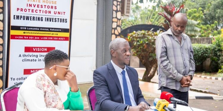 Abadde yeyita ssenkulu wa Statehouse investors’ protection Unit akwatiddwa – kigambibwa nti abadde abbye ku bantu ensimbi ezisoba mu buwumbi bwa shs 3