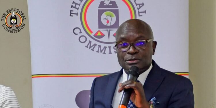 Ssentebe w’akakiiko k’ebyokulonda alabudde abalonzi olumala okusuula akalulu bave mu bifo ewalonderwa – okwewala okukwatibwa abakuuma ddembe