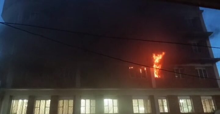 Omuliro gusaanyizaawo ebintu by’abayizi ba University e Wandegeya