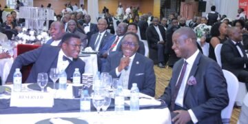 Katikkiro Mayiga ajjukizza buli muntu okukozesa obusobozi bwe okudduukirira abali mu bwetaavu – abaasomerako ku St.Mary’s College Kisubi basoonze ez’okuduukirira abatawanyizibwa enseenke