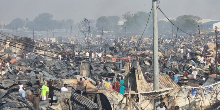 Bannauganda abakolera mu Nyakuron Market mu SouthSudan bali mu maziga olw’emmaali yabwe eyasirikkidde mu muliro