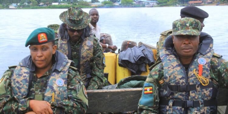 President Museveni ayimirizza ekibinja ky’amagye ekibadde kirwanyisa envuba embi ku nnyanja – alagidde watondebwewo obukiiko obuggya obutuulako abavubi ku myalo egyenjawulo