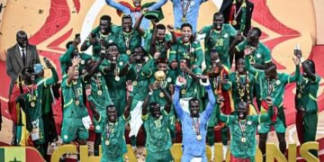 Omuzannyi Rogers Mato agenze mu Hearts FC eya Scotland