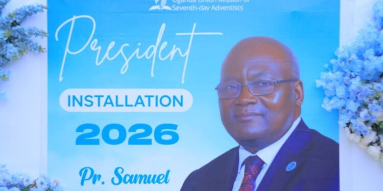 Samuel Kajoba atuuziddwa nga Ssaabalabirizi w’ekkanisa y’Abadvent omuggya – atuuziddwa Dr.Moses Maka Ndimukika gw’addidde mu bigere