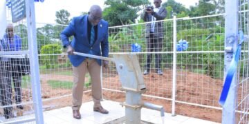 Obwakabaka bwa Buganda luzimbye oluzzi lwa Nnayikondo e Nnamaliiri – bayambiddwako aba Wells of Life