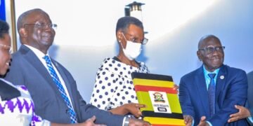 Ebigezo by’abayizi abatuula UACE 2026 bikomyewo – abayizi beyongedde okukola amasomo ga science n’okugayita