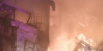 Abantu 6 bafiiridde mu kabenje akagudde ku luguudo oluva e Kiboga okudda e Hoima  – bbaasi ne lukululana zikutte omuliro