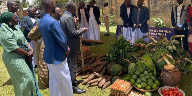 Abasomesa 7 basindikiddwa mu nkomyo omwaka mulamba – basingisiddwa gwakwenyigira mu kubba ebibuuzo bya UNEB