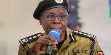 Ssaabaduumizi wa police ya Uganda Abbas Byakagaba akoze enkyukakyuka mu Police – abasirikale 433 bakyusiddwa