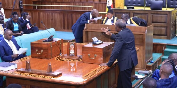 Parliamenr eyisizza emisolo emiggya egigenda okussibwa mu mbalirira y’eggwanga ey’omwaka 2026/2027 – ogwa sukaali n’amafuta gulinnye