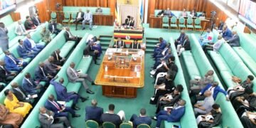 Mu tteeka eppya eriruηηamya abasomesa mu ggwanga – buli musomesa alina okuba ne degree ne Licence emukkiriza okukola omulimu ogwo