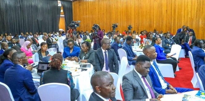 Oludda oluvuganya government mu parliament lwanjudde embalirira y’ensimbi ya Trillion 71.4 gyebagamba nti yeyandisobodde okuweereza eggwanga mu mwaka 2026/2027