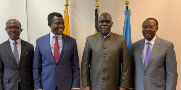 Katikkiro Mayiga akyaddeko ku kitebe kya Uganda mu German – abasabye okwongera okutunda eby’obuwangwa ku lukalala lw’ebyobulambuzi awamu n’okugaziya akatale k’emmwanyi za Uganda