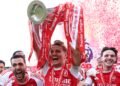 Arsenal the Gunners ekwasiddwa ekikopo kya Bungereza 2025/2026 – abawagizi baayo babinuka okwetoloola ensi yonna