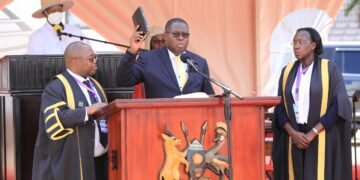 Jacob Markson Oboth Oboth ye sipiika wa Parliament eye 12 – wakumyukibwa Thomas Tayebwa