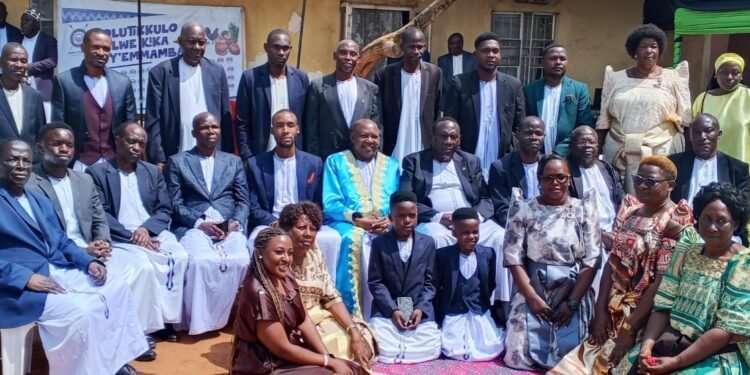 Omutaka Gabunga akunze abavubuka okwenyigira mu mirimu gy’ebika byabwe – ab’essiga lya Kagenda bamwanjulidde enteekateeka y’okukyusa obwannanyini bw’ettaka ly’essiga lidde mu kika