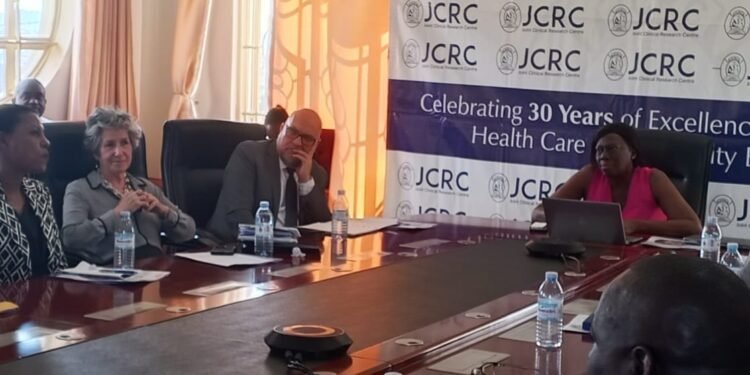 America esuubizza okuwagira Uganda mu kunoonyereza ku ndwadde ez’enjawulo – yakuyita mu Joint Clinical Research Centre