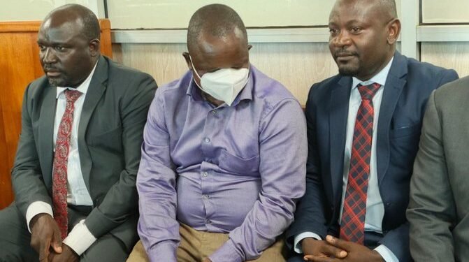 Abakozi ba parliament ya Uganda 7 basindikiddwa ku alimanda e Luzira – bagguddwako emisango gy’obulyake n’obukenuzi