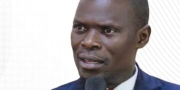Ministry ya Kampala eyimirizza ba kansala bonna abalina emisango mu kooti – obuteewola sente mu bank nga basingayo emisaala gya government
