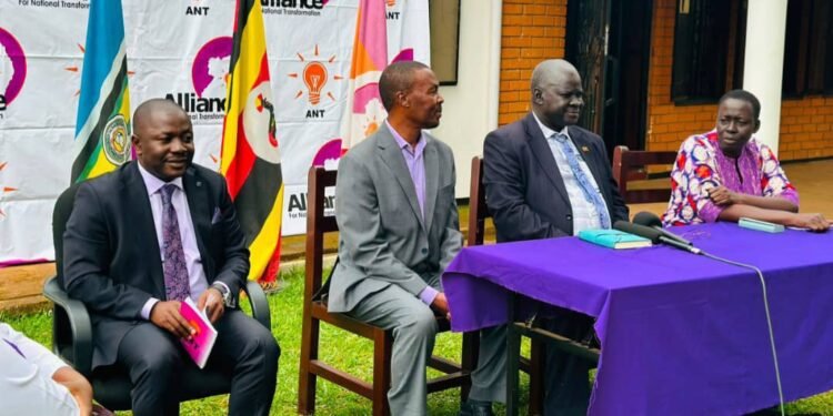 Kasiano Wadri alondeddwa nga president wa ANT omuggya – Mugisha Muntu afuuse mukulembeze wakyo omusukkulumu