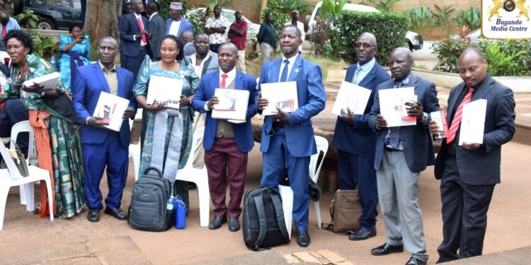 Abaami ba Kabaka baweereddwa computer – bakubiriziddwa okwettanira enkola za technology ow’omulembe