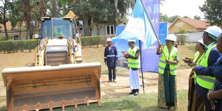 Nnaalinnya Lubuga Agnes Nnabaloga atemye evvuunike ly’ekizimbe ku Muteesa I Royal University – okujjuukirirako amatikkira ga Kabaka Mutebi II ag’omulundi ogwa 33