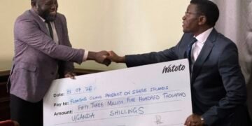 Watoto Church ne Rotary club ya Kampala Ssese Island bawaddeyo obukadde bwa shs 131 kukugula eddwaliro eriseeyeyeza ku mazzi – ab’Oluwalo nabo bakiise n’obukadde 60