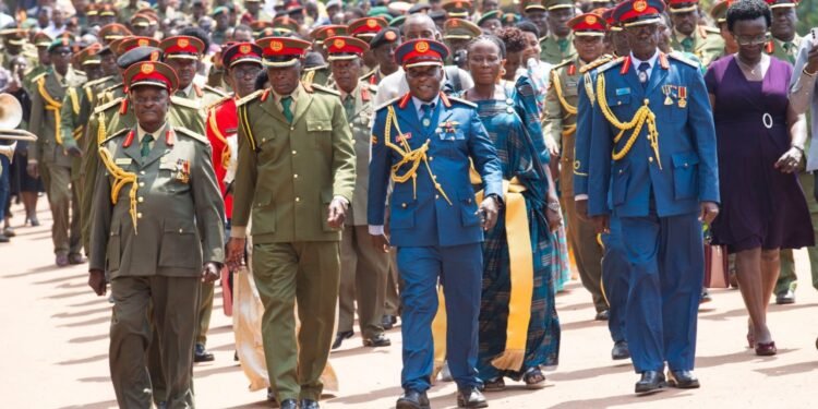 Abajjaasi ba UPDF 222 bawummudde obuweereza bw’amaggye