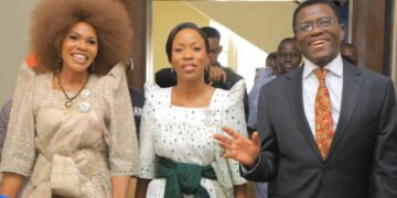 Ministry y’ebyobulamu ewolerezza amalwaliro ga government agasaba abalwadde ensimbi