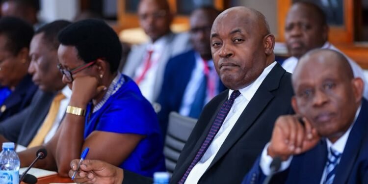 Ministry y’ebyobulamu ewolerezza amalwaliro ga government agasaba abalwadde ensimbi